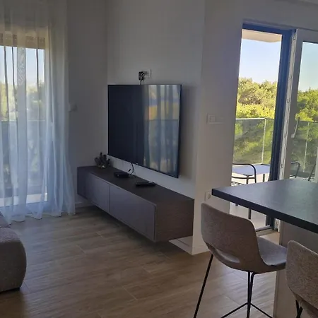 Regina 2 With Sea View Apartamento Seget Vranjica