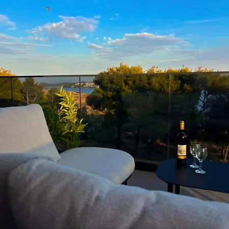 Apartamento Regina 2 With Sea View Seget Vranjica